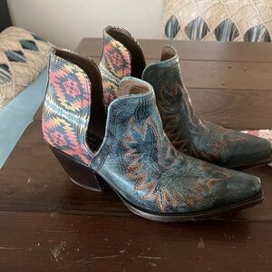 Ariat Women's Pendleton Dixon Aged Turquoise Snip Toe Booties